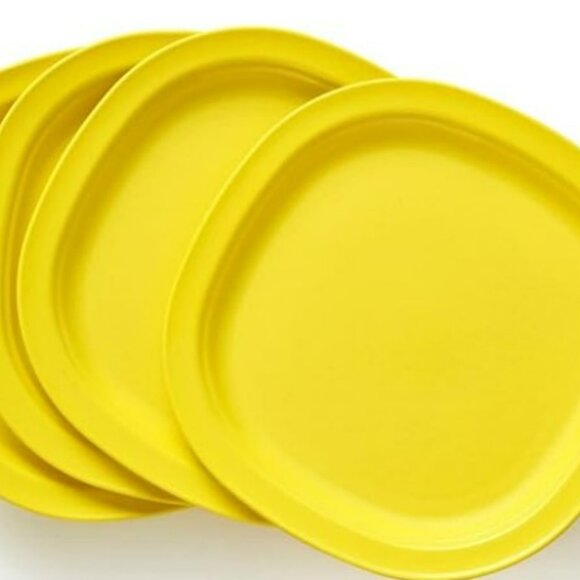 Tupperware Microwaveable Set of 4 Dessert, Party, Salad Plates - Sunshine Yellow - Picture 2 of 4